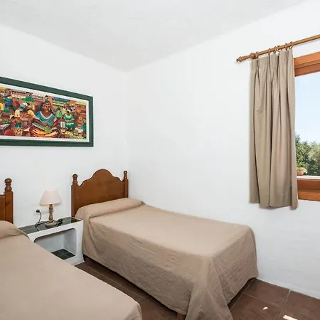 فيلة Binibequer Vell Sleeps 9 With Pool And Air Con بينيبيكا